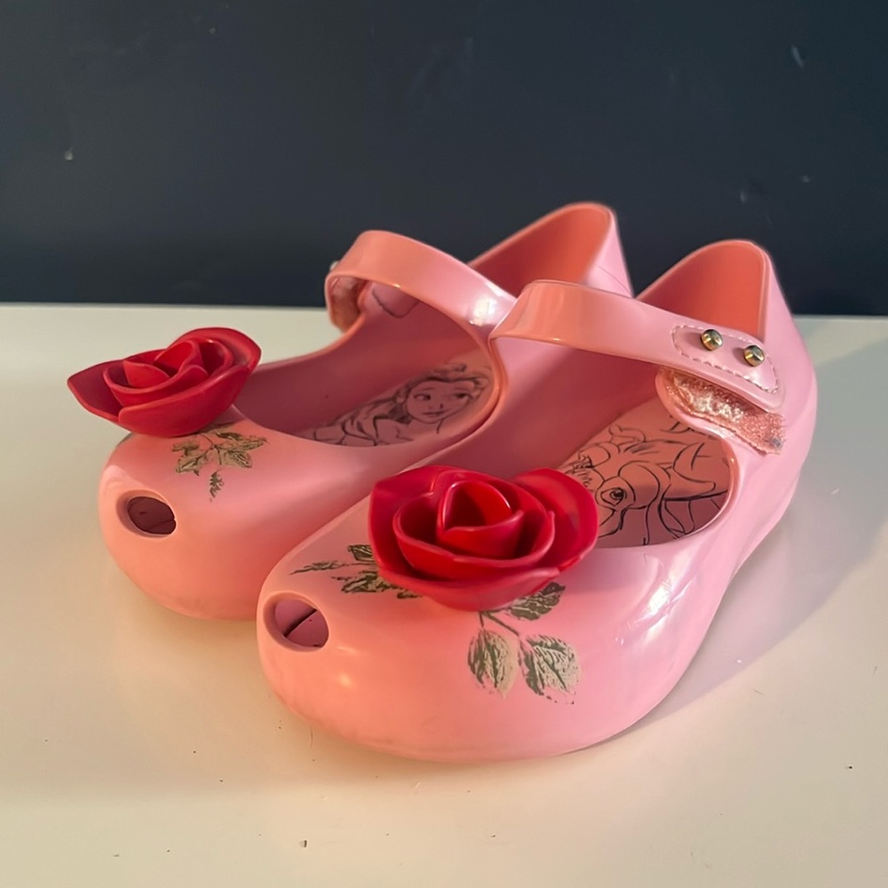 Adorable Beauty & The Beast Mini Melissa shoes, size 9